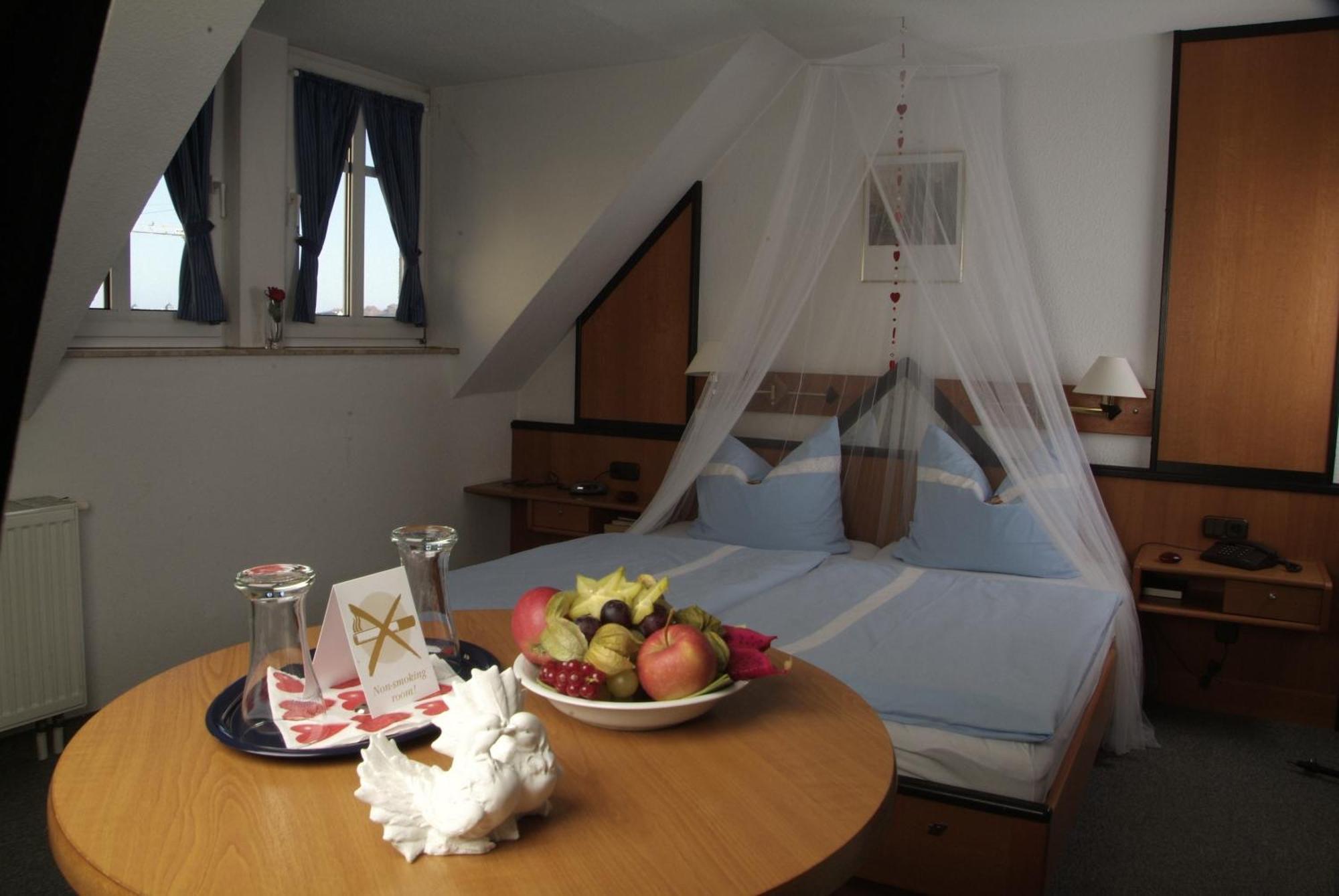 Am Rossplan Hotell Altenburg Rum bild